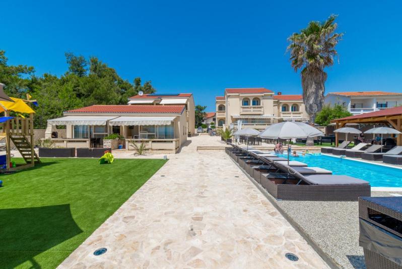 Riviera Resort Vir Exterior foto