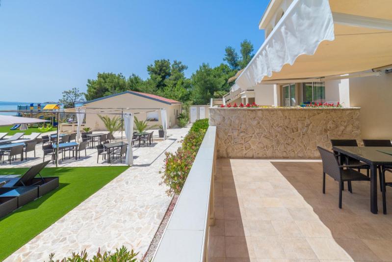 Riviera Resort Vir Exterior foto