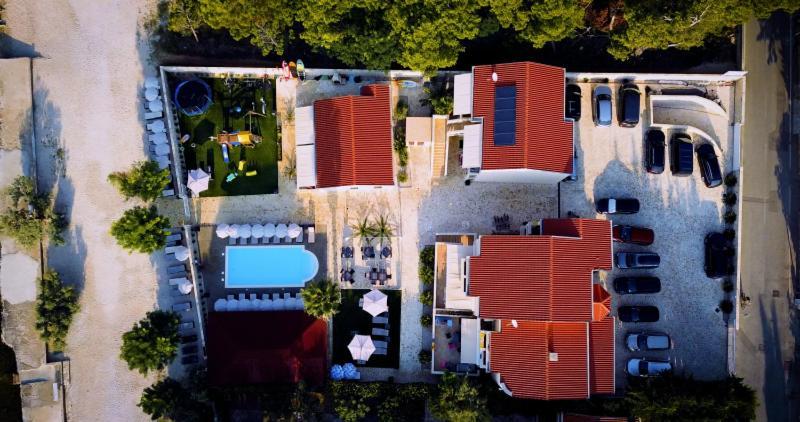Riviera Resort Vir Exterior foto